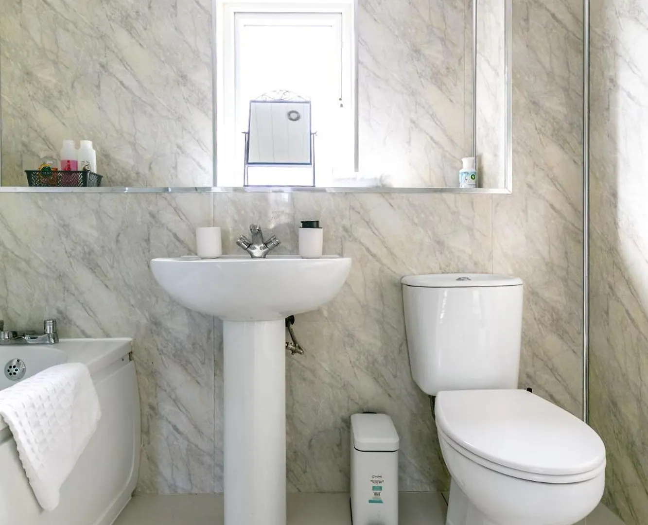 Welcome To Belfast: Your Gateway To Unforgettable Memories! Spacious 3 Bedroom, Family Home. United Kingdom