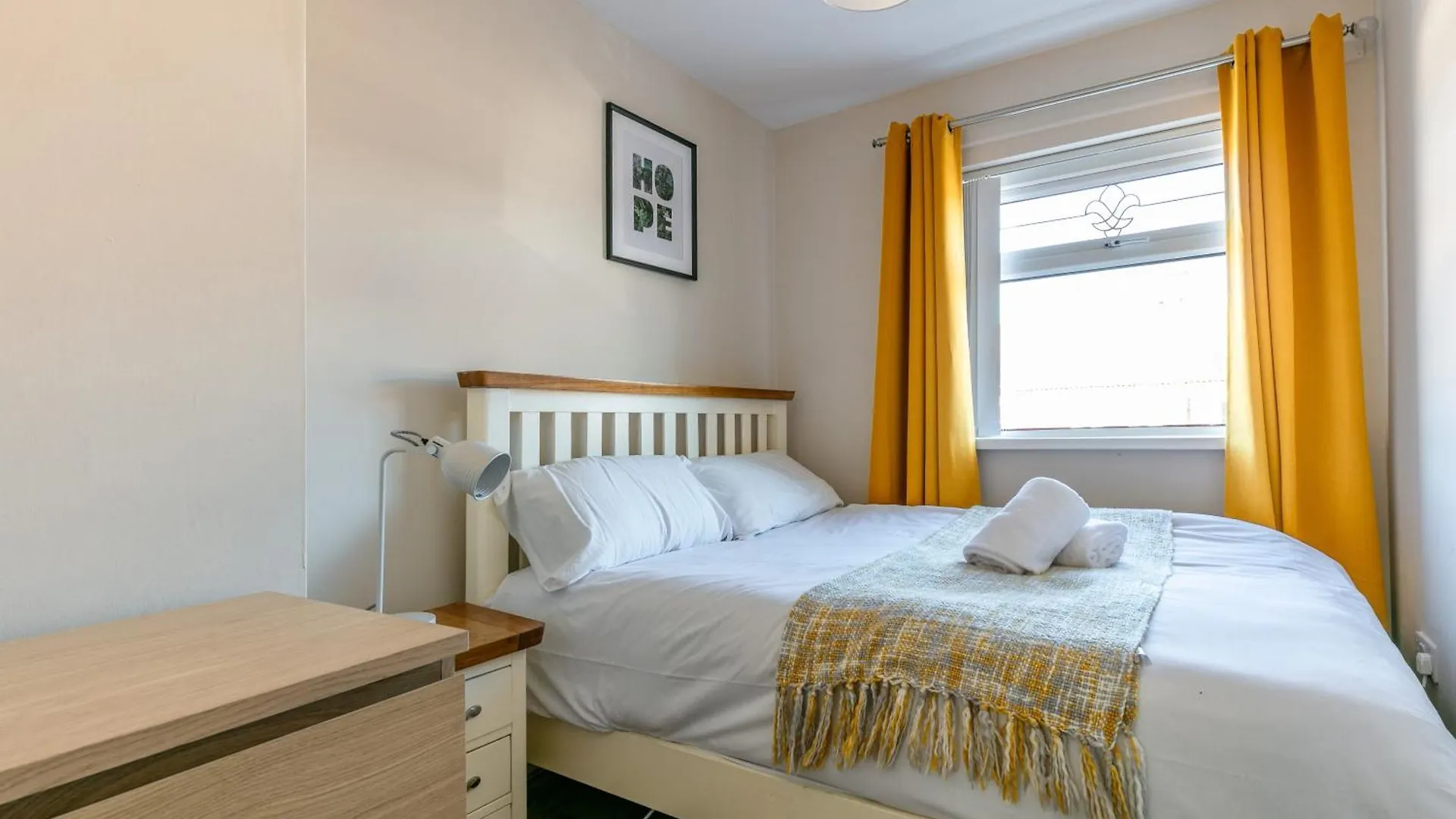 Welcome To Belfast: Your Gateway To Unforgettable Memories! Spacious 3 Bedroom, Family Home. United Kingdom