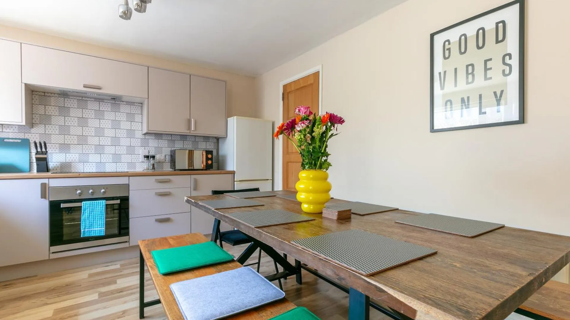 Holiday home Welcome To Belfast: Your Gateway To Unforgettable Memories! Spacious 3 Bedroom, Family Home.